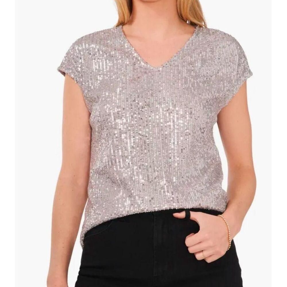Beautiful and sparkly CeCe Silver‎ v neck cap sleeve top size large NWT